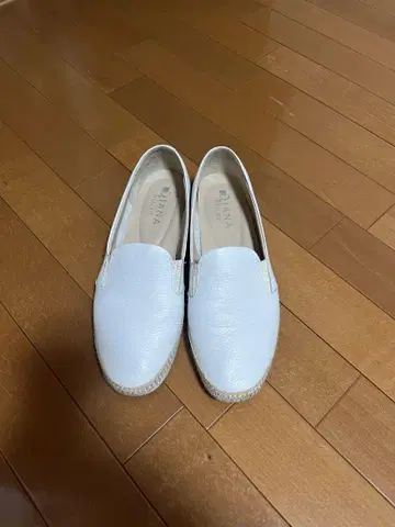 다이애나 화이트 가죽 슬립온 25