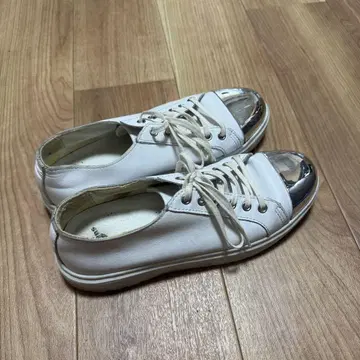 닥터 마틴 ALEXEI UK8 WHITE