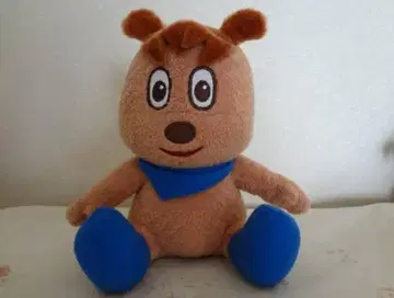 브라운 봉제 인형 파란 반다나