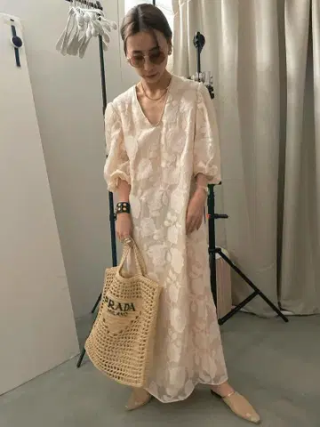 아메리 플라워 자카드 스트레이트 드레스
