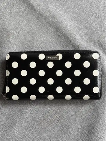 새상품급 kate spade 도트 무늬 장지갑