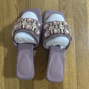 양가죽 보라색 샌들