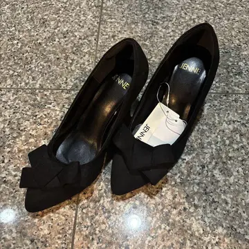 새상품 젬네 리본 스웨이드 펌프스 24