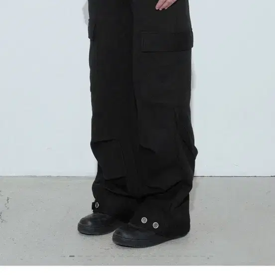 【BOHEMIAN SEOUL】25ss STRAP CARGO SWEATPANTS BOHEMIAN SEOUL | 보헤미안서울 Bohemian Seoul Strap Cargo