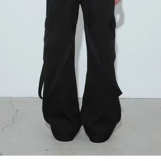 【BOHEMIAN SEOUL】25ss STRAP CARGO SWEATPANTS BOHEMIAN SEOUL | 보헤미안서울 Bohemian Seoul Strap Cargo