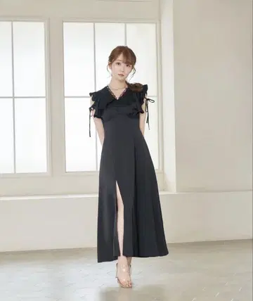 로즈뮤즈 로또 슬릿 원피스 블랙