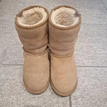 베이지 스웨이드 숏 무스탕 부츠