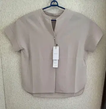 반팔 블라우스