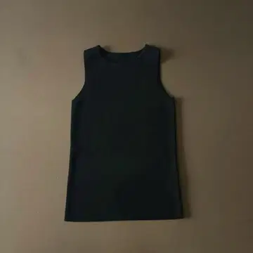 말루 유나이티드 애로우즈 슬리브리스 블랙 탱크탑 니트 레이온