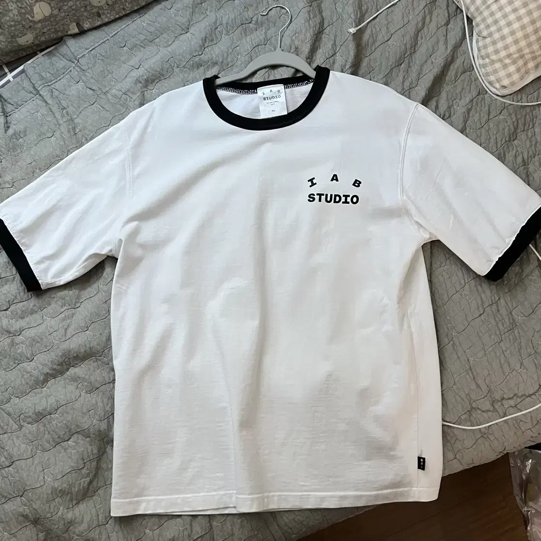 【IAB STUDIO】 IAB Studio T-Shirt White Navy IAB Studio 10th Anniversary T-Shirts Pack White & Black (2