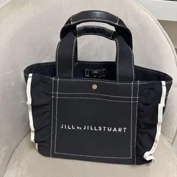 질스튜어트 프릴 토트 소 블랙