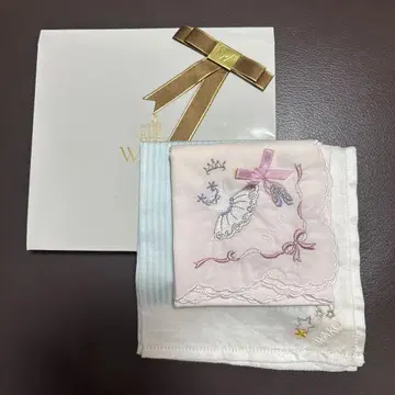긴자 와코 자수 손수건 핑크와 화이트 기프트 박스 포함