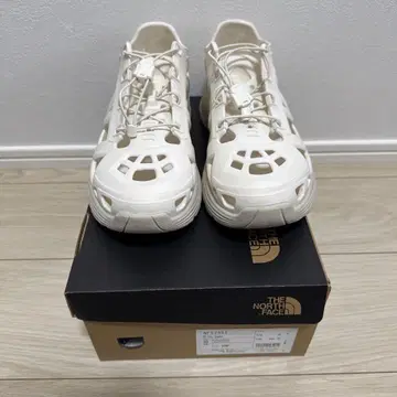 노스페이스 리액티브 스니커즈 26cm NF52451