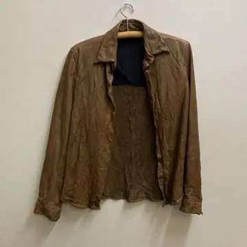 카르페디엠 주름 가공 브라운 가죽 셔츠