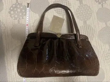 브라운 가죽 핸드백