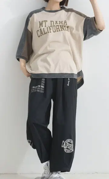 아이리 새상품 코튼 로고 티셔츠