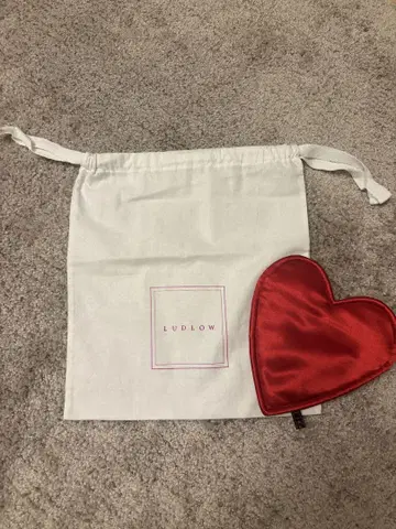 LUDLOW 하트형 파우치 레드