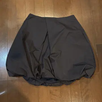새상품급 폭시 뉴욕 벌룬 스커트 42 블랙
