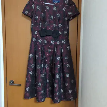 새상품급 엠즈 그레이시 꽃무늬 리본 포함 A 라인 원피스 38 사이즈