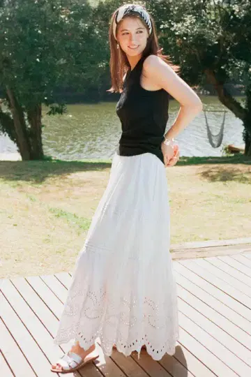 카듀네 자수 화이트 롱 스커트