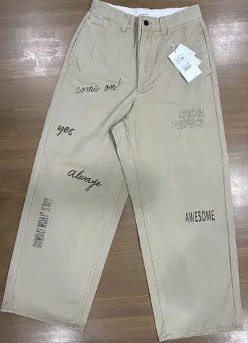 Le Melange 로고가 있는 치노 팬츠