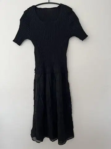 HIROKO BIS 블랙 무릎 기장 원피스 반팔
