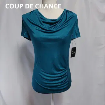COUPDECHANCE 드레이프 넥 탑 개더 컷 티셔츠