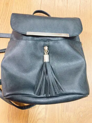 여성용 블랙 프린지 백팩