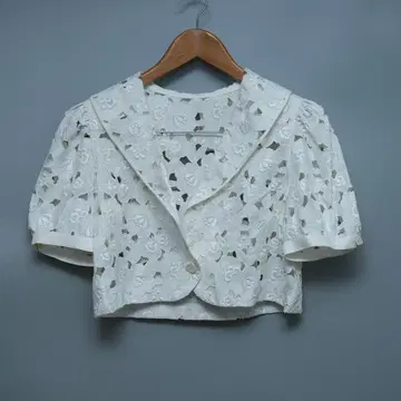 노브랜드 레이스 자수 블라우스 A-7.13