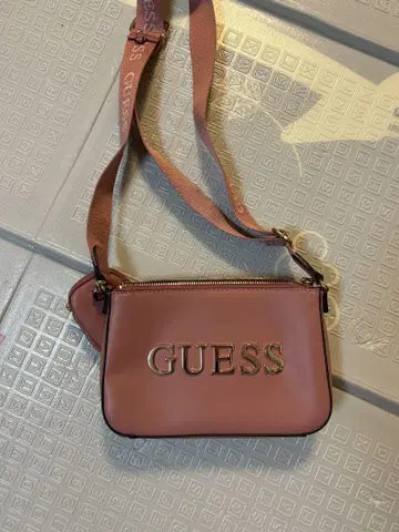 GUESS 핑크 숄더백