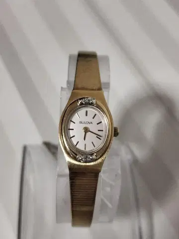 1980년대 Bulova P3 골드 2P 다이아몬드 시계, 작동하지 않음