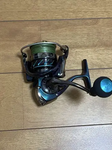 다이와 에메랄드 MX2500 낚시릴