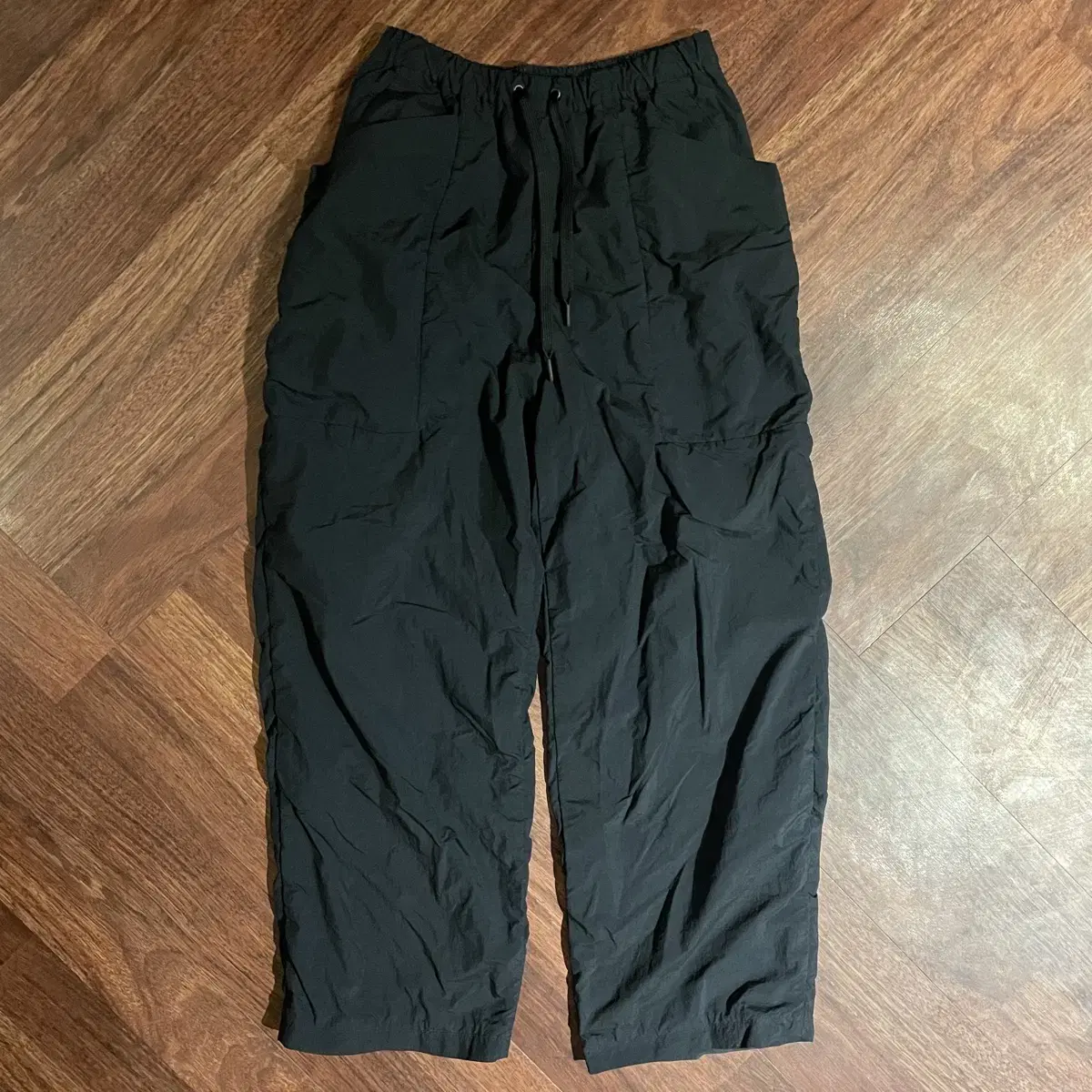 【HI FI FNK】Ron Nylon Parachute Pants Hi-Fi Funk Ron Nylon Parachute Pants on Bunjang Global Site.