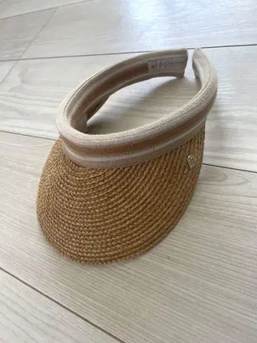 헬렌 카민스키 베이지 스트로우 선바이저