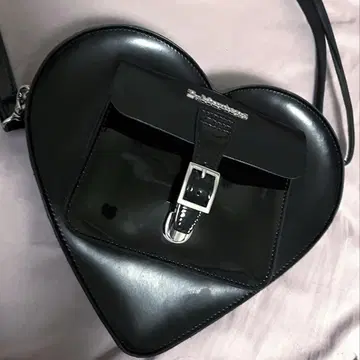 Dr. Martens 2way 하트 숄더백 블랙