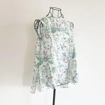 크로셰 블라우스 M 멀티 컬러 꽃무늬 보타니컬 슬리브리스 일본제
