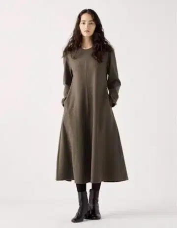 유니클로 브러쉬드 저지 원피스 M 올리브