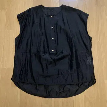 CYAN TOKYO 블랙 라인 시어 풀오버