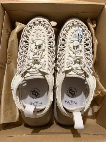 KEEN UNEEK WK 크림