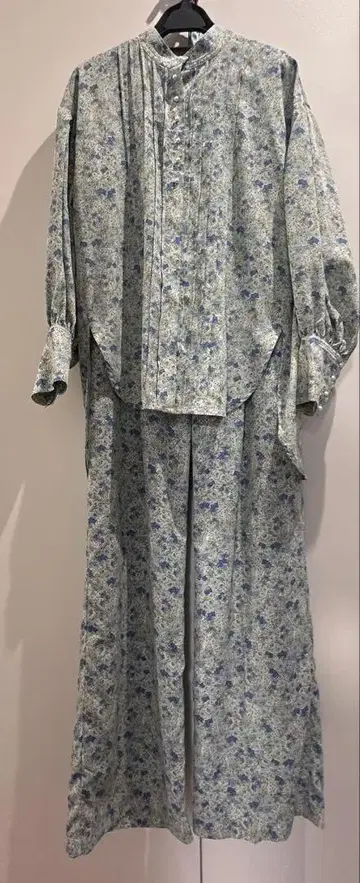꽃무늬 긴팔 셋업