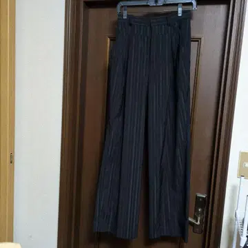 마메쿠로구치 스트라이프 세미 와이드 슬랙스