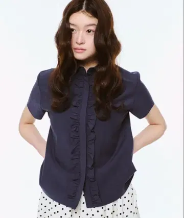 FEKETE 라운드 칼라 프릴 셔츠 네이비 M 사이즈