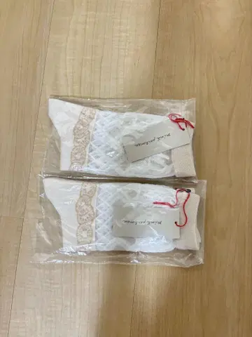미사용 새상품 미나 페르호넨 ananas 삭스 2켤레