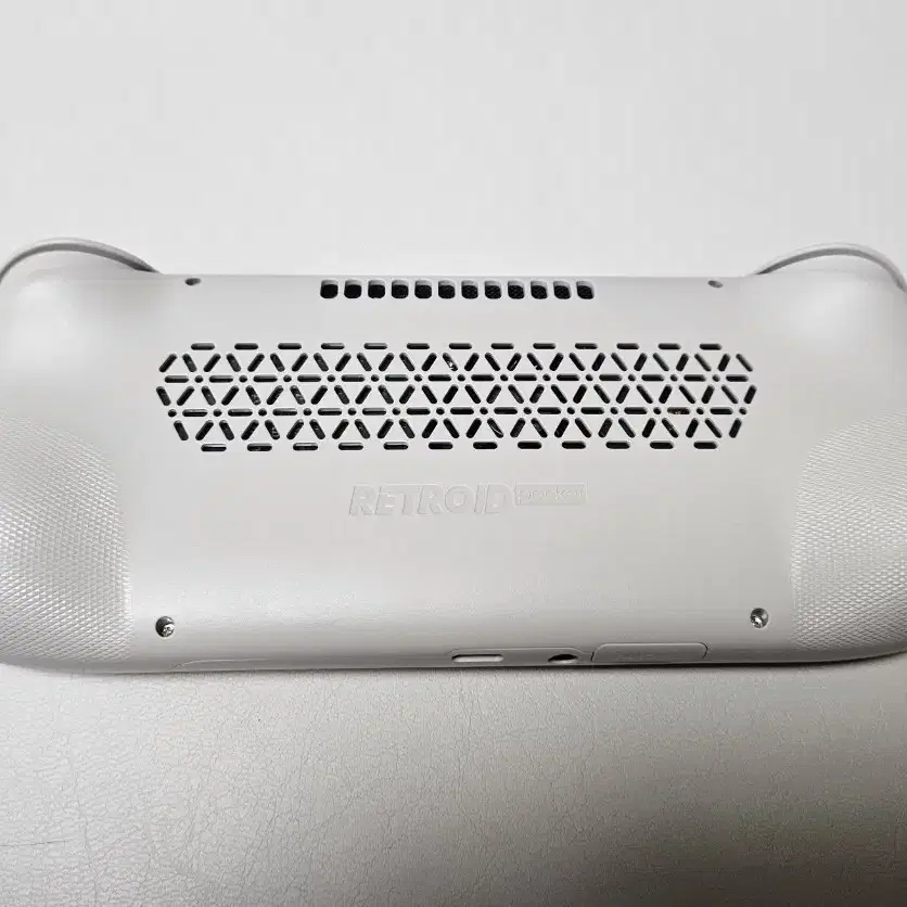 retroid pocket 5 16bitカラー　ほぼ新品 Amazon.co.jp: Retroid Pocket 5 16bitカラー : おもちゃ