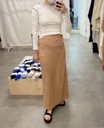 미사용 새상품 baserange brig skirt 베이스 레인지 스커트