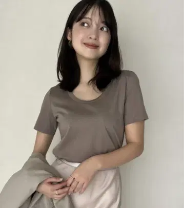 anuans 실크 터치 코튼 U 넥 T 베이지