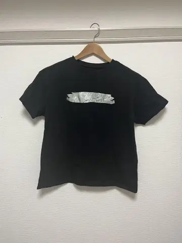루미에 같은 형태 Lumier 같은 형태 티셔츠 블랙