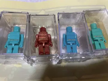 KUBRICK PANTONE 4개 세트