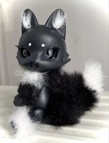 여우 모양의 커스텀 인형 (블랙, 퍼 포함)