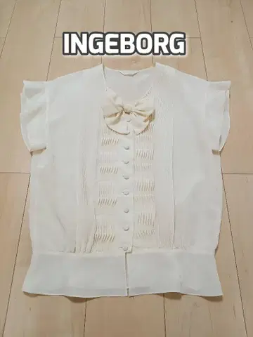 잉게보그 핀턱 리본 블라우스 프렌치 슬리브 프릴